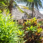 Ocean Breeze Lodge